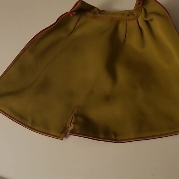 Disney's Raya Doll with Red Cape and Green Outfit - Picture 4 of 6